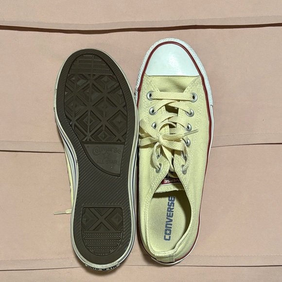 Vintage Yellow Converse - Picture 2 of 3